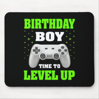 Geburtstagsjunge Zeit zum Hochstufen des Videospie Mousepad