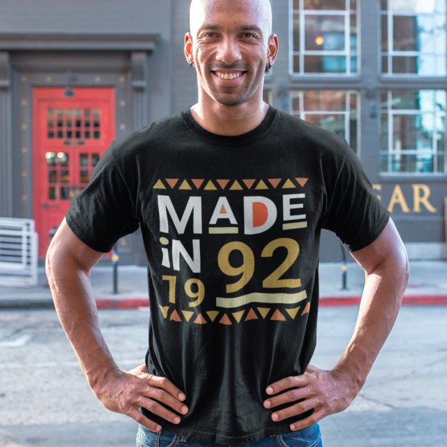 Geburtstagskleidung T-Shirt (Von Creator hochgeladen)