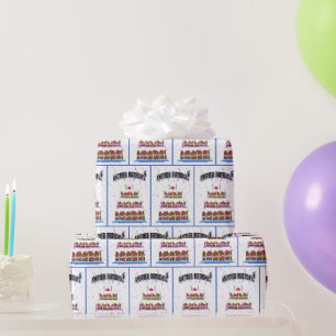 Geburtstagskuchen mit Confetti-Umschlagpapier Geschenkpapier