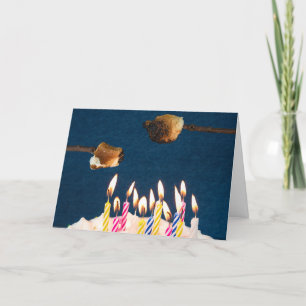 Geburtstagskuchen mit Marshmallow-Braten Karte