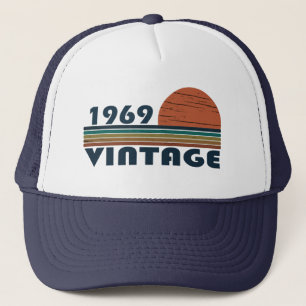 Geburtstagslook aus dem Jahr 1969 Truckerkappe