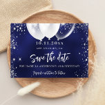 Geburtstagsnacht blau Save the Date weiß Ankündigungspostkarte<br><div class="desc">Eine gmädchenhafte und trendige Save the Date-Karte für eine 18. Geburtstagsfeier (oder jedes Alter). Ein marineblau unebenfarbiger Hintergrund. Dekoriert mit Imitaten silberner Glitzer und weiße Ballons. Der Text: Save the Date ist mit einem großen angesagten,  handgeschriebenen Stilskript geschrieben.</div>