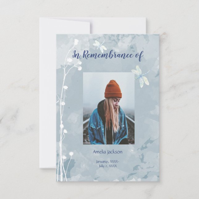 Gedächtnisdienst lädt Dragonfly White-Blume ein Einladung (Vorderseite)