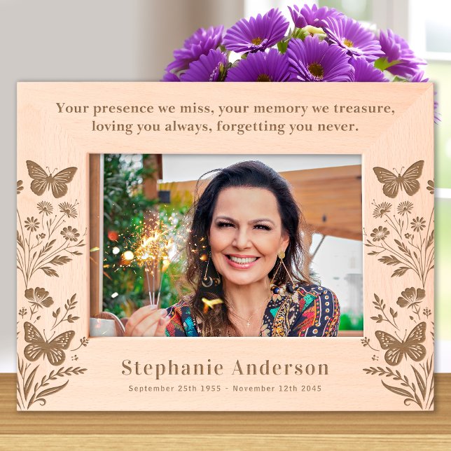 Gedächtnisflorale Schmetterlingsholz Erinnerung Geätzte Rahmen (Von Creator hochgeladen)