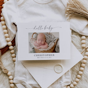 Gedämpfte graue Hello Baby Foto-Ankündigungskarte Einladung
