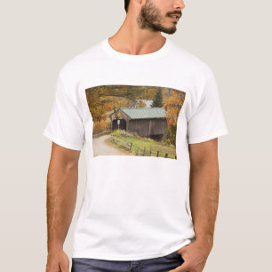 Gedeckte Brücke, Vermont, USA T-Shirt