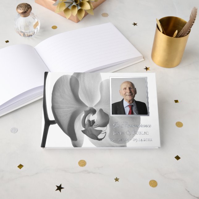 Gedenkstätte des Schwarz-weißen Orchideendienstes Gästebuch (Vorderseite Offen)