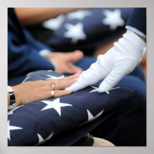 Gedenkstätte für geflochtene Flags Poster