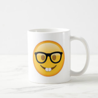 Geeky Emoji stellen gegenüber Tasse