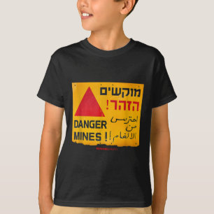 Gefahr Landminen, die auf Englisch, Hebräisch und T-Shirt