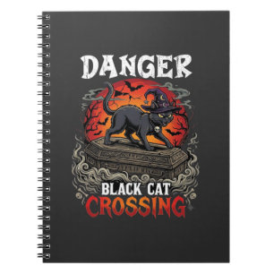 Gefahr Schwarze Katze überquert Halloween Hexenhut Notizblock