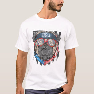 Gefährlicher amerikanischer Hund, Bull Dog mit US- T-Shirt