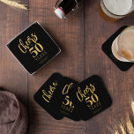 Gefallen an 50 Jahren Geburtstagsparty Rechteckiger Pappuntersetzer<br><div class="desc">Moderne goldfarbene Typografie-Drehbuch jubelt zu 50 Jahren Geburtstagsparty Text personalisiert Black Drinks Coaster. Jedes Alter Meilenstein Geburtstagsparty versorgt und danke Ihnen favors.</div>
