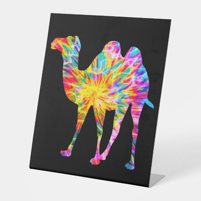 GEFÄRBTE KRAWATTE CAMEL SOCKELSCHILD (Vorderseite)