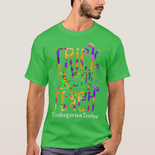 Gefärbte Krawatte des Kindergartenlehrers T-Shirt