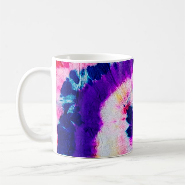 Gefärbte Krawatte drehen. Rainbow Fabric Gefärbte  Kaffeetasse (Links)