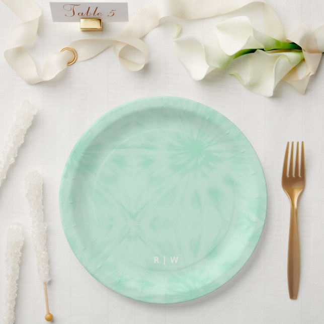 Gefärbte Krawatte | Pastell Minze Green Monogram Pappteller (Hochzeit)