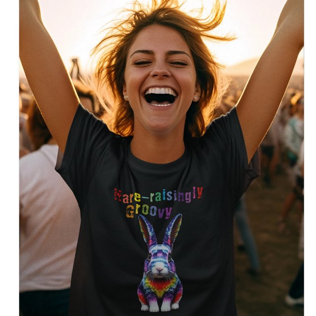 Gefärbte Krawatte Rabbit Groovy Hare Retro Bunny T-Shirt (Von Creator hochgeladen)