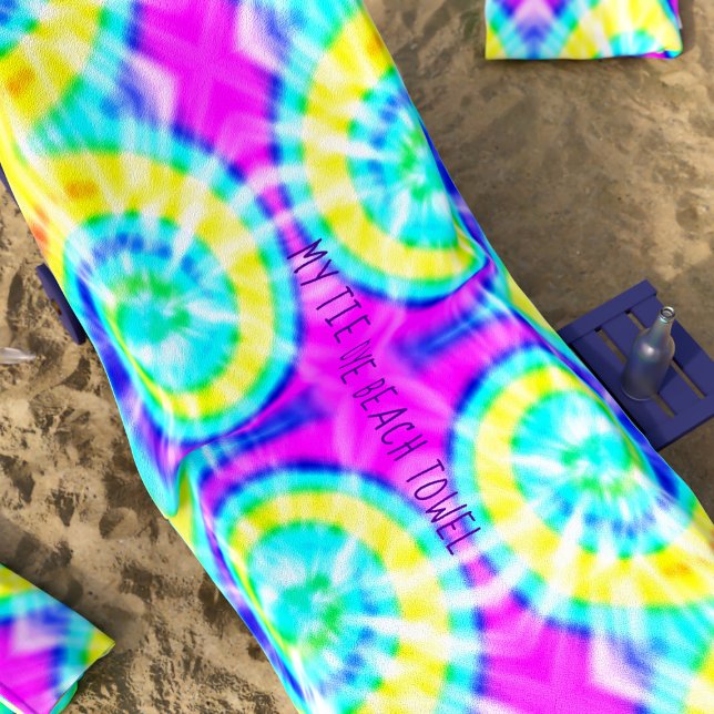 Gefärbte Krawatte Trippy Hippie Groovy Custom Beac Strandtuch (A colorful tie dye beach towel with space for your name. Groovy!)
