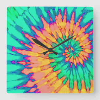 Gefärbte Krawatte-Uhr für grün und orange Spirale Quadratische Wanduhr