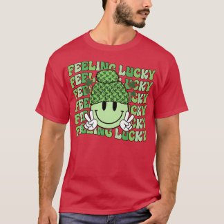 Gefühl Lucky Happy Face Kleeblatt St Patricks Day T-Shirt