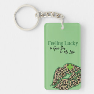 Gefühl Lucky St. Patrick's Day Name on Green Schlüsselanhänger
