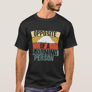 Gegenüber einem Bärenrücken eines Morgens T-Shirt