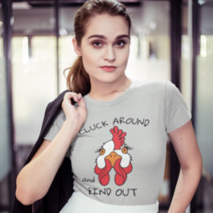 Geglucke herum und finde heraus, dass Huhn Henne l T-Shirt