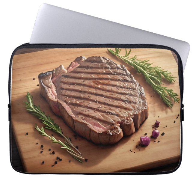 Gegrilltes Ribeye-Steak mit Rosmarin Laptopschutzhülle (Vorderseite)