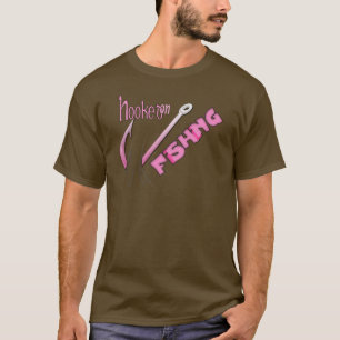 Gehakt auf der Fischerei des rosa Hakens T-Shirt