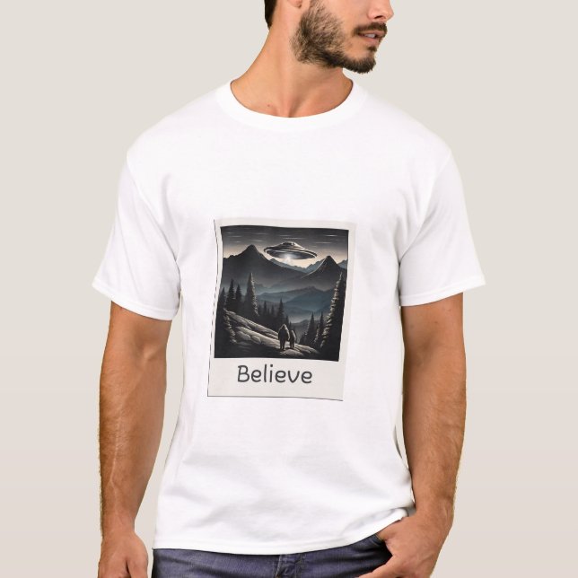 Geheimnisse der Berge T-Shirt (Vorderseite)