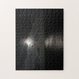 Geheimnisvolle weiße Sonne am schwarzen Himmel Puzzle