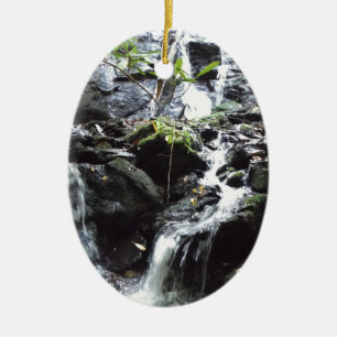 Geheimnisvoller Wasserfall im Moky-Gebirge Keramikornament