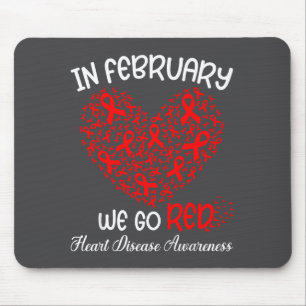 Gehen Sie Rot - Amerikanischer Herzmonat im Februa Mousepad