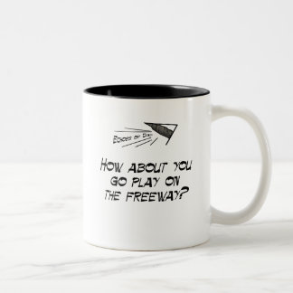Gehen Spiel auf der Autobahn Zweifarbige Tasse