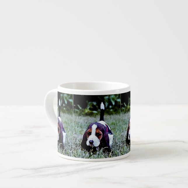 Gehender Dachshund-Welpe - schwarzes Brown-Weiß Espressotasse (Vorderseite Links)