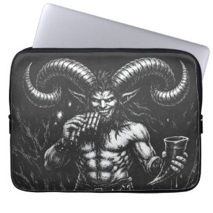 Gehörnter Wintersatyr — von BurnsInHell Laptopschutzhülle