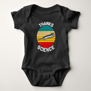 Geimpfte Retro-Spritze Wissenschaft Impfstoff Vint Baby Strampler