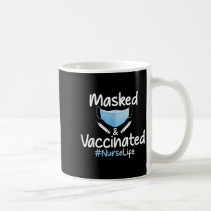 Geimpftes, lustiges grafisches Zitat geimpft Maske Kaffeetasse