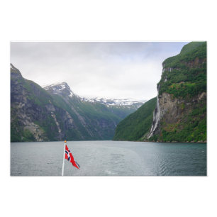 Geiranger Fjord mit norwegischem Flaggendruck Fotodruck