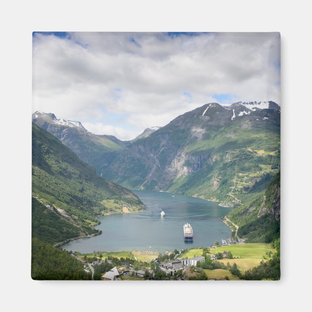 Geirangerfjord-Ansicht des norwegischen Quadratmag Magnet (Vorne)