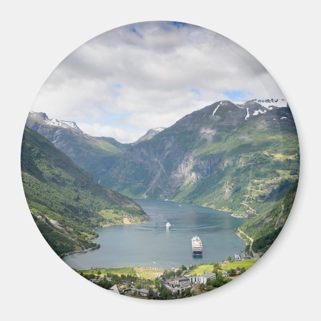Geirangerfjord-Ansicht in Norwegen: Rundmagnet Magnet (Vorne)