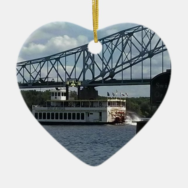 Geist von Dubuque Steamboat Keramik Ornament (Vorne)