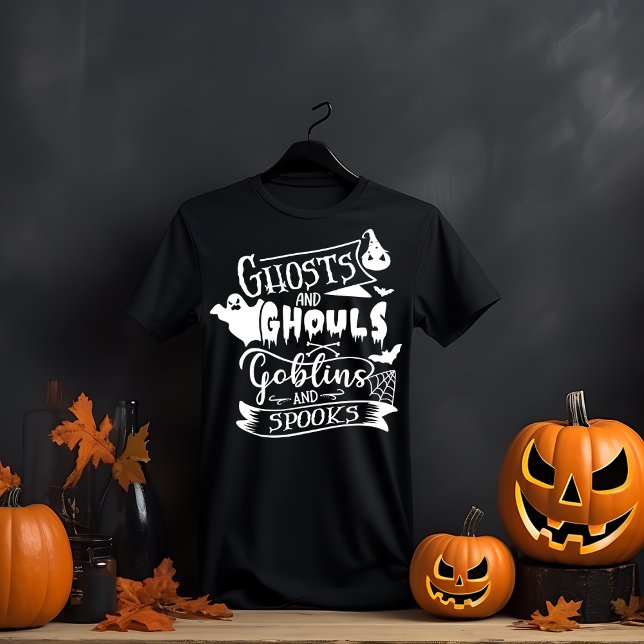 Geister und Ghouls Halloween-Typografie T-Shirt (Von Creator hochgeladen)