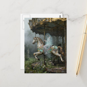 Geisterdame auf verlassenem Karussellpferd im Gart Postkarte