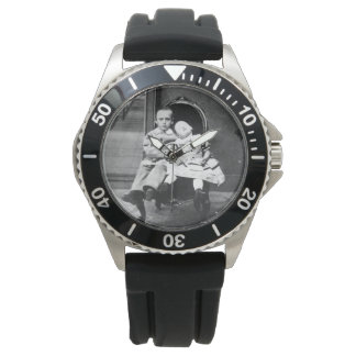 Geisterhaftes Vintage-Porträt von Geschwistern Armbanduhr