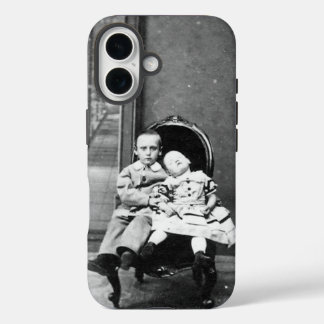 Geisterhaftes Vintage-Porträt von Geschwistern iPhone 16 Hülle