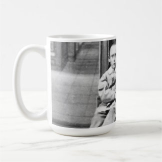Geisterhaftes Vintage-Porträt von Geschwistern  Kaffeetasse