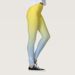 Gelb bis leicht blauer Farbton Leggings<br><div class="desc">Stilgelber bis hellblauer Farbverlauf mit einem eleganten, maßgeschneiderten Monogramm in einem weißen dekorativen Schriftart unten am rechten Bein. Personalisieren Sie es mit Ihrem Initial in der Seitenleiste. Fügen Sie Ihrem Kleiderschrank einen hellen, modernen Akzent. Klicken Sie auf den Link "Rocklawn Arts", um das minimale ombré-Design auf anderen Artikeln zu sehen....</div>