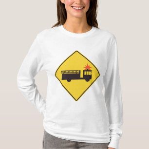 Gelb Schild Warnung vor Feuerwehrfahrzeug T-Shirt